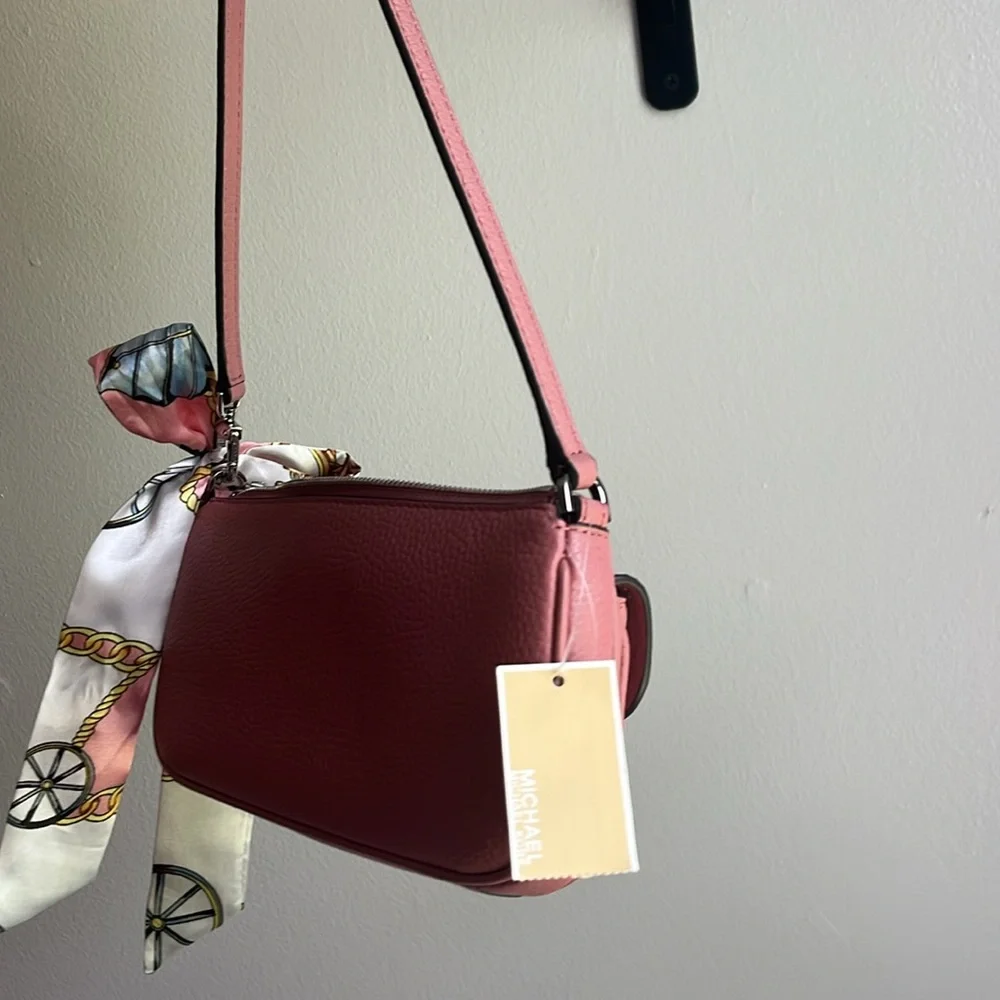 Michael Kors Zoe Small Pebbled Leather Bag - Picture 7 of 9